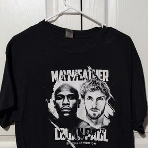 Gildan Black and White Short Sleeve Tees